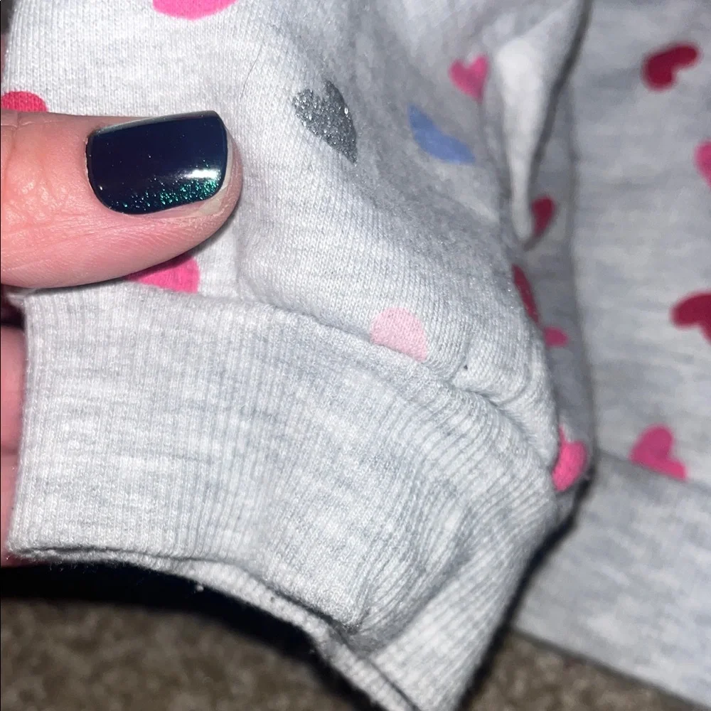 Isaac Mizrahi Gray Heart Print Kids Sweatshirt (7/8)